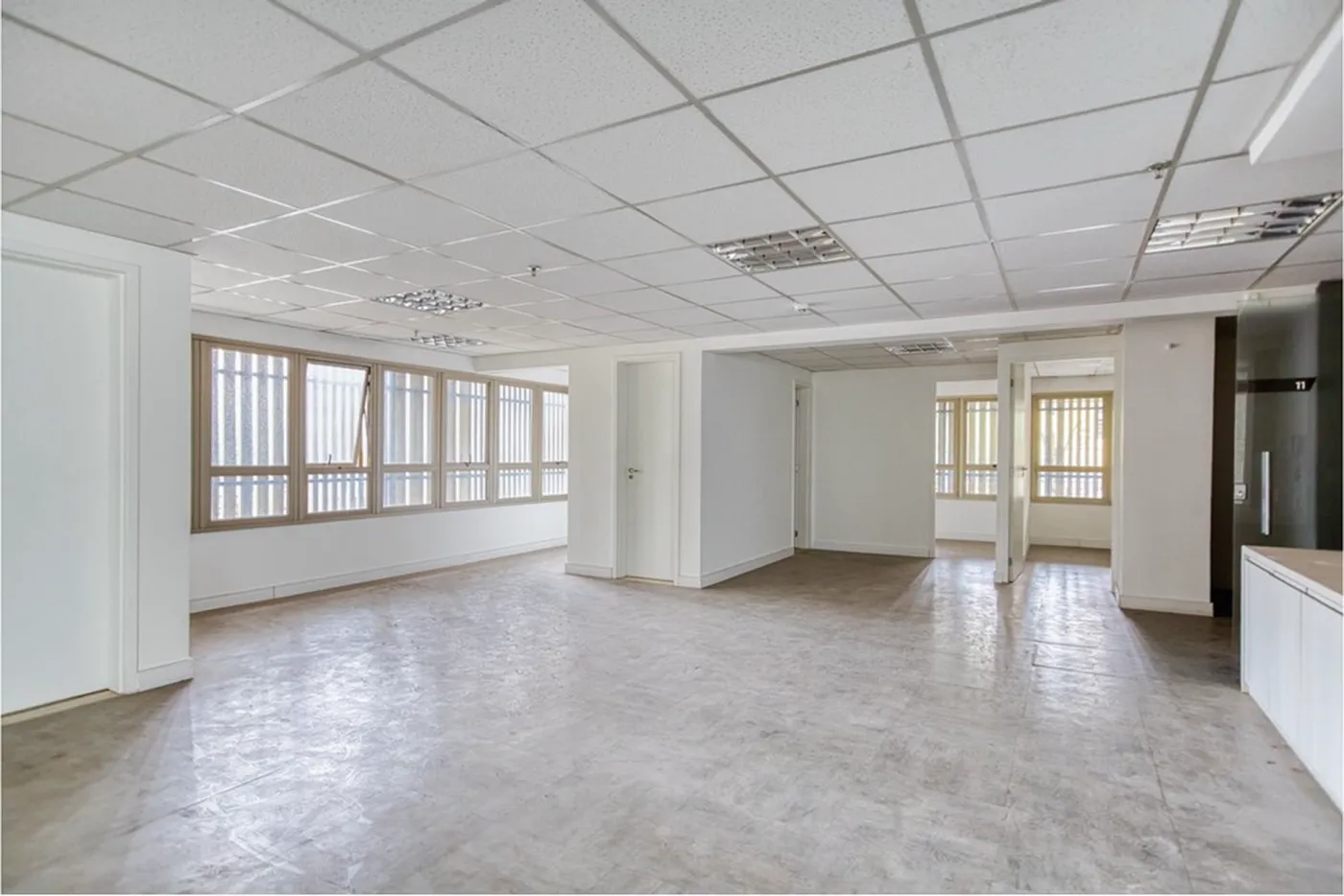 PT 446 Sala 601081092-4 - REMAX Lepex Exclusividades