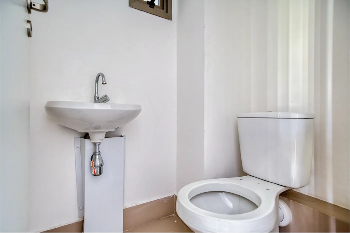 PT 446 Sala 601081092-4 - REMAX Lepex Exclusividades