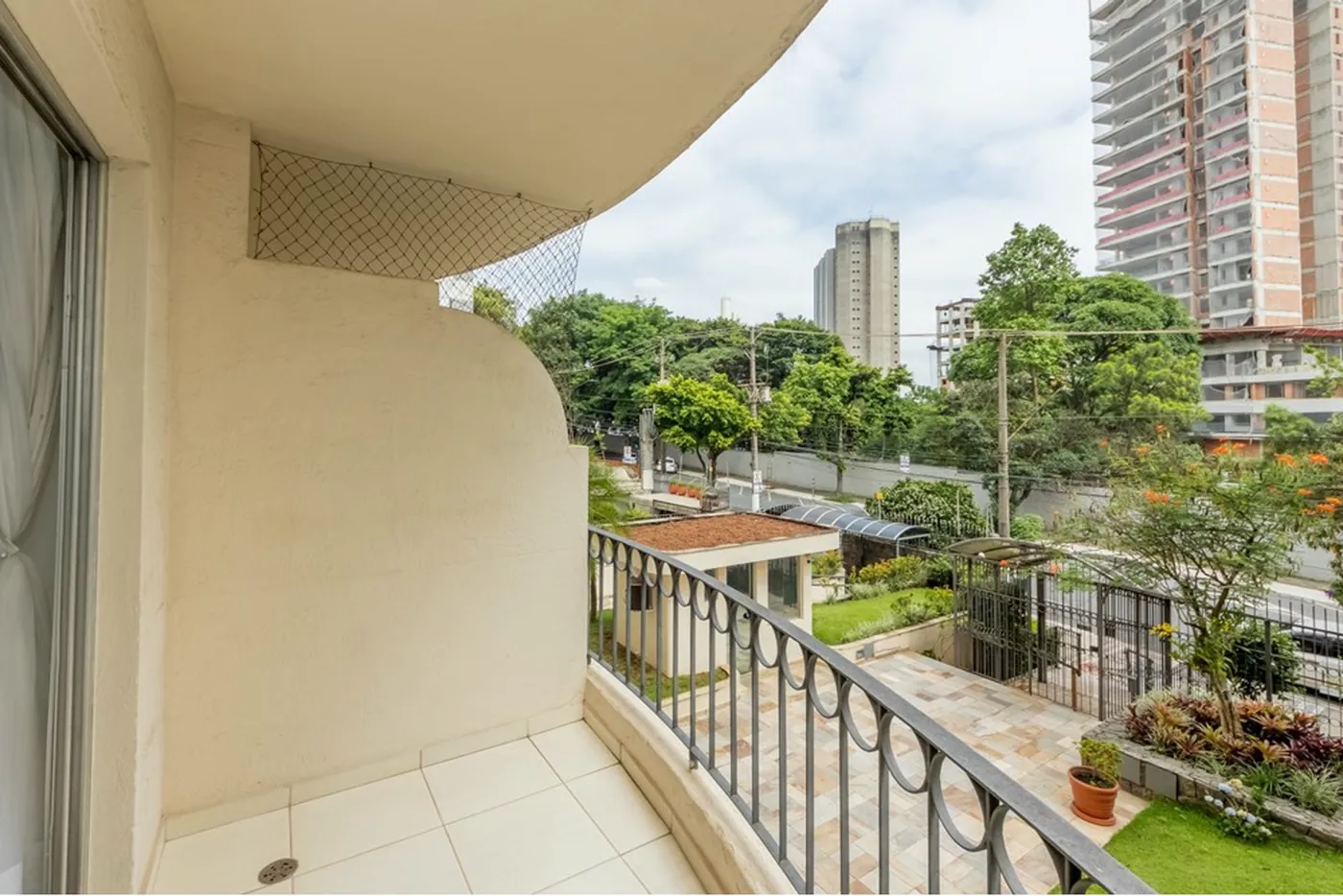 VCEDI 847 Apto 602031002-120 - REMAX Classique Exclusividades