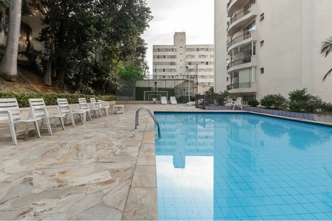VCEDI 847 Apto 602031002-120 - REMAX Classique Exclusividades