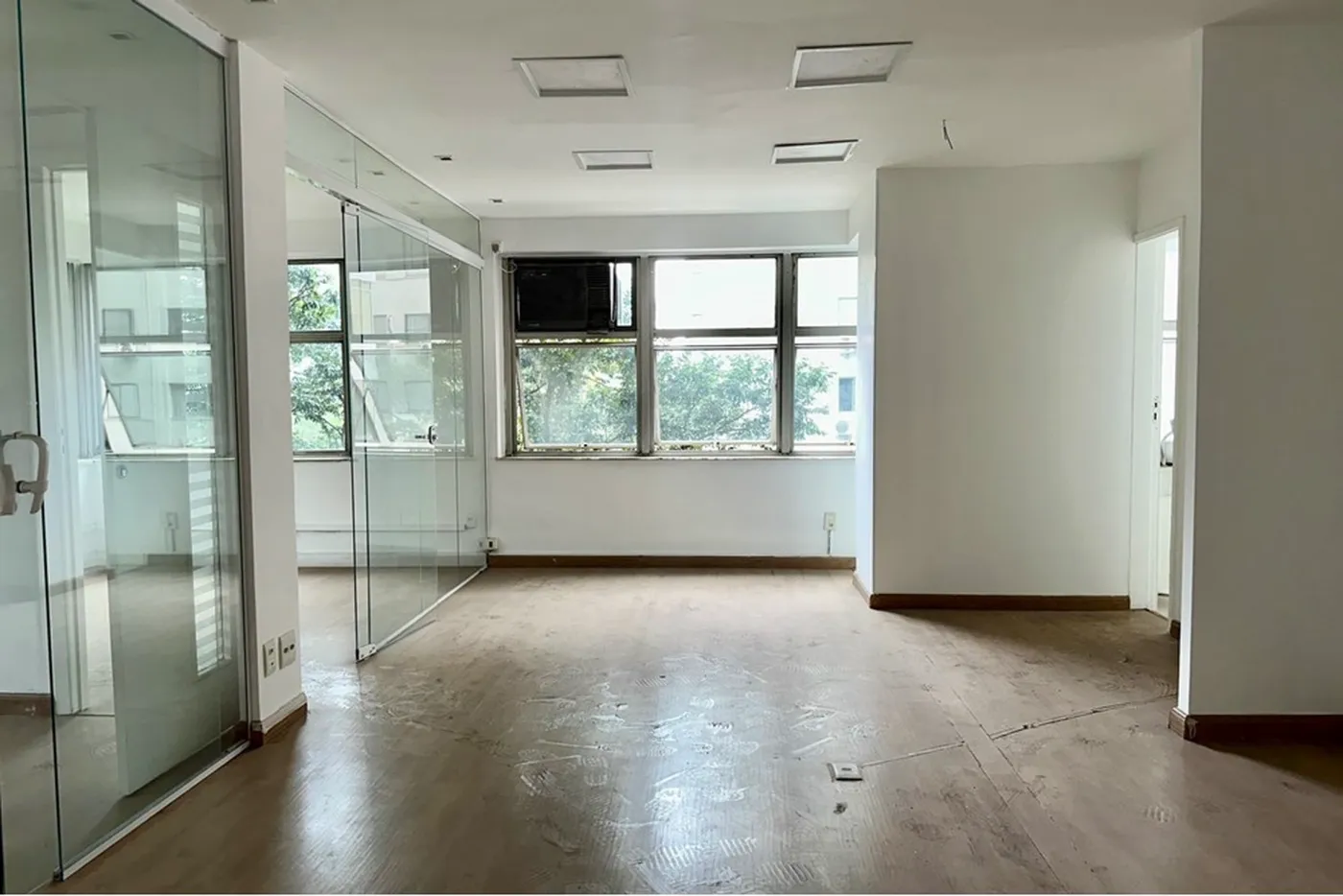 JPJEDL 680 Sala 601081056-54 - REMAX Lepex Exclusividades
