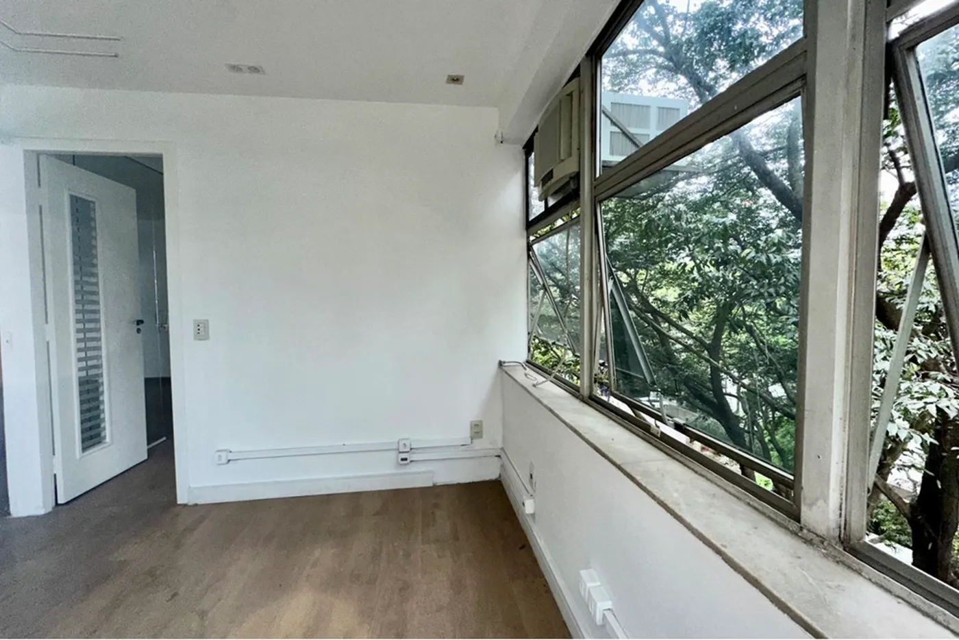 JPJEDL 680 Sala 601081056-54 - REMAX Lepex Exclusividades