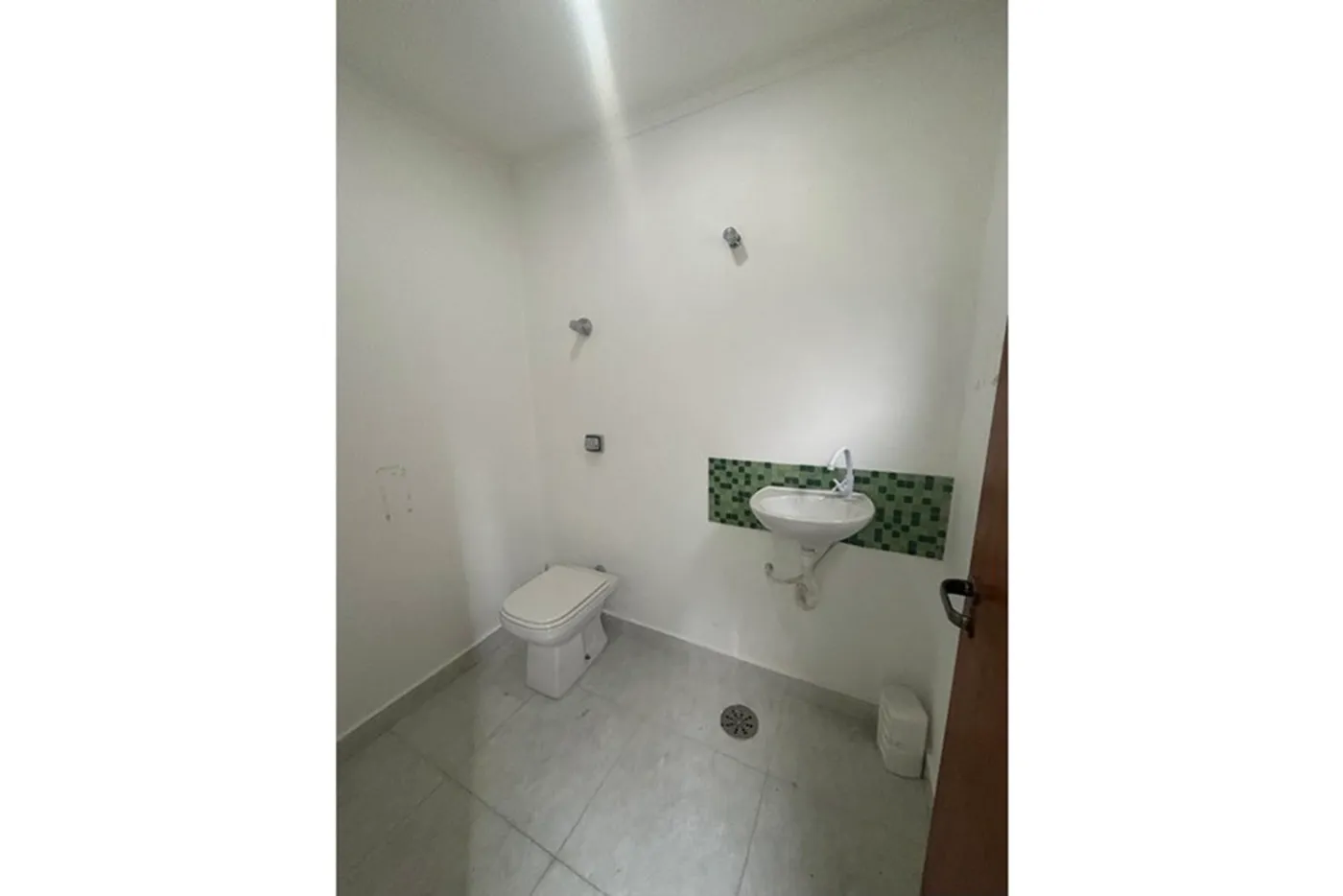 BVBLA 2466 Sala 601401007-76 - REMAX Paradisus Exclusividades