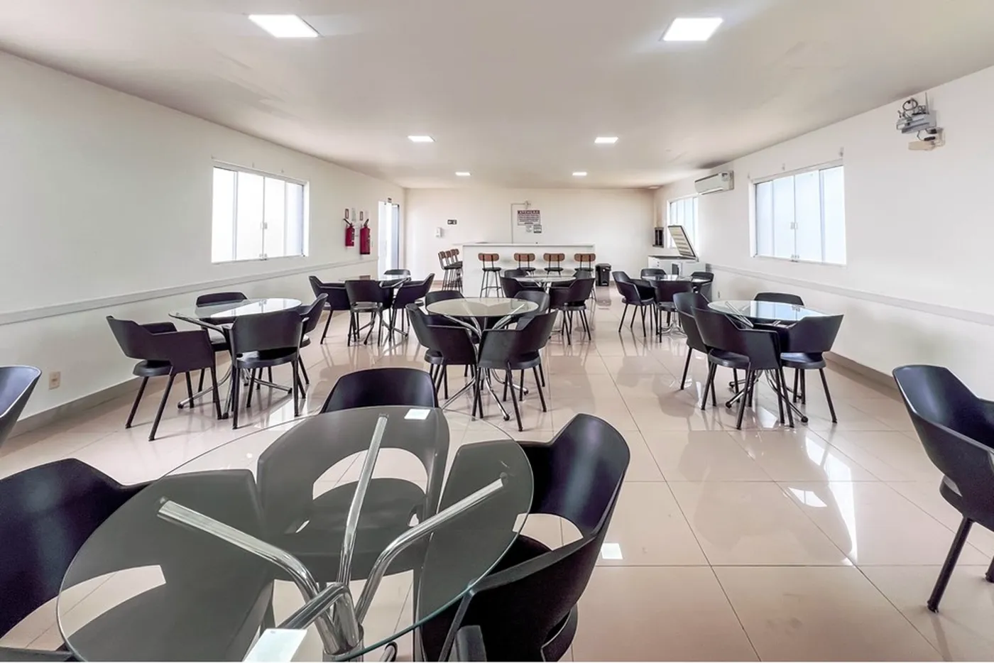 SJG 400 Apto 612651031-52 - REMAX Pillares Exclusividades
