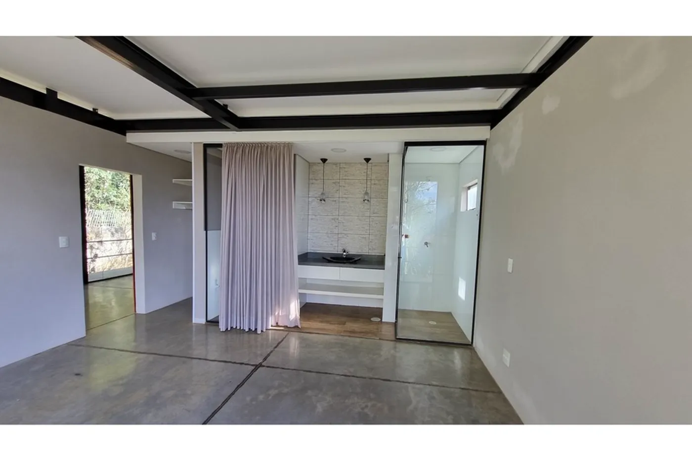 JINR 182 Casa 601361048-44 - REMAX Trio Exclusividades