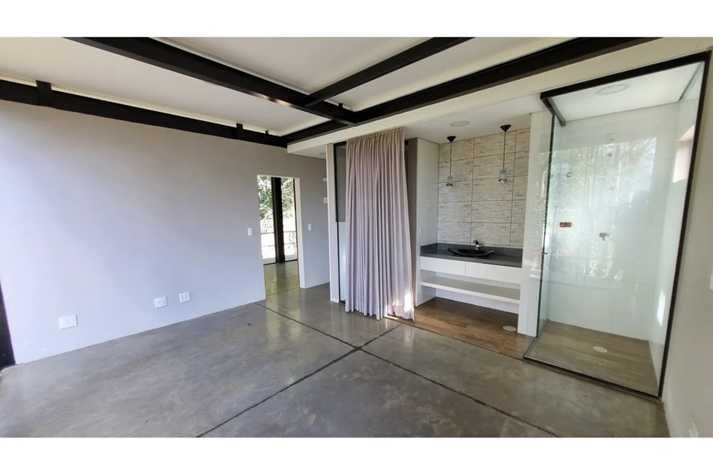 JINR 182 Casa 601361048-44 - REMAX Trio Exclusividades