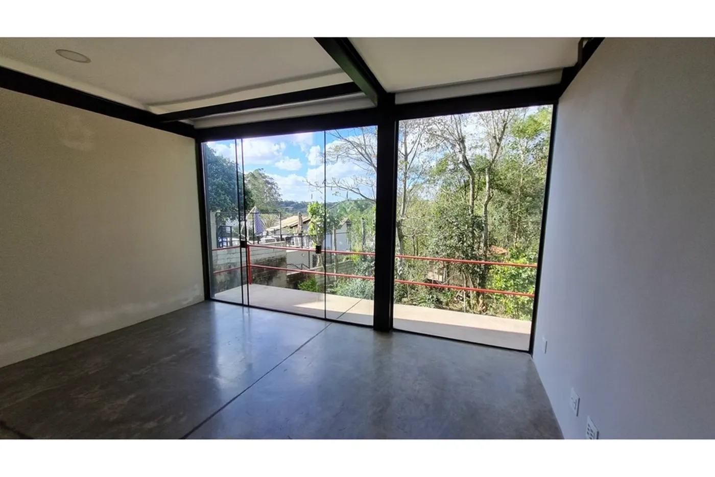 JINR 182 Casa 601361048-44 - REMAX Trio Exclusividades