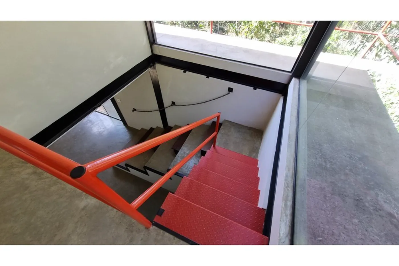 JINR 182 Casa 601361048-44 - REMAX Trio Exclusividades