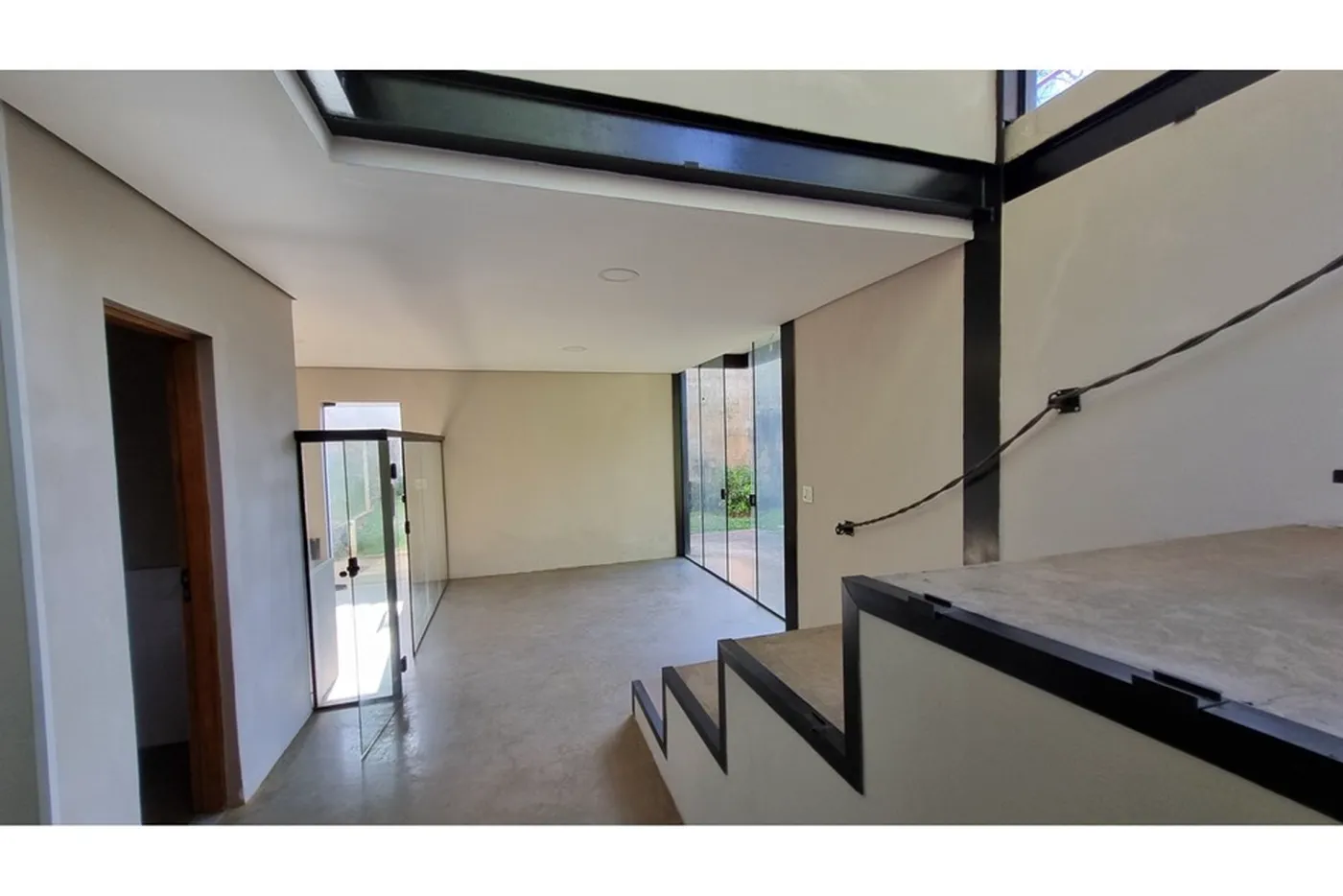 JINR 182 Casa 601361048-44 - REMAX Trio Exclusividades