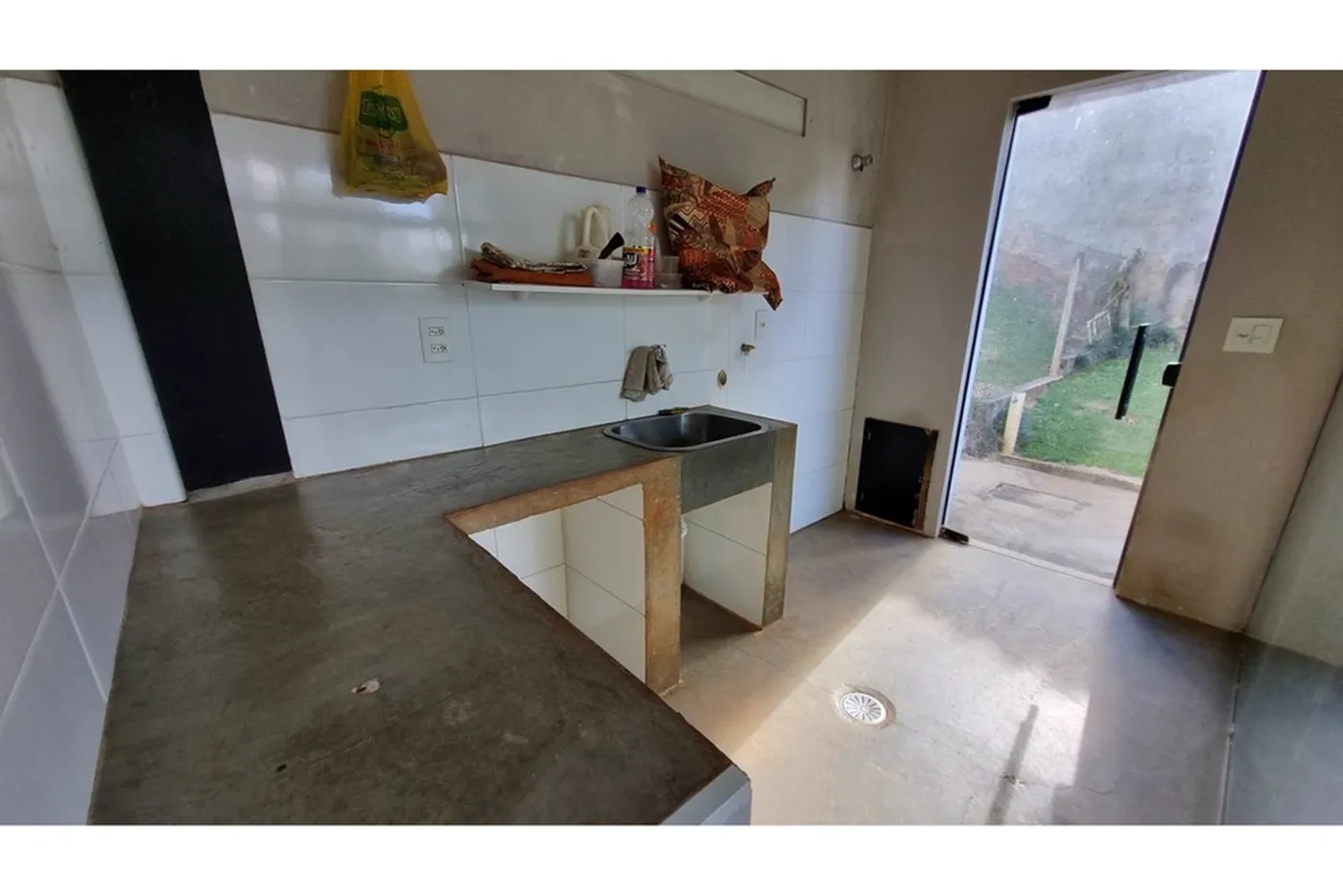 JINR 182 Casa 601361048-44 - REMAX Trio Exclusividades