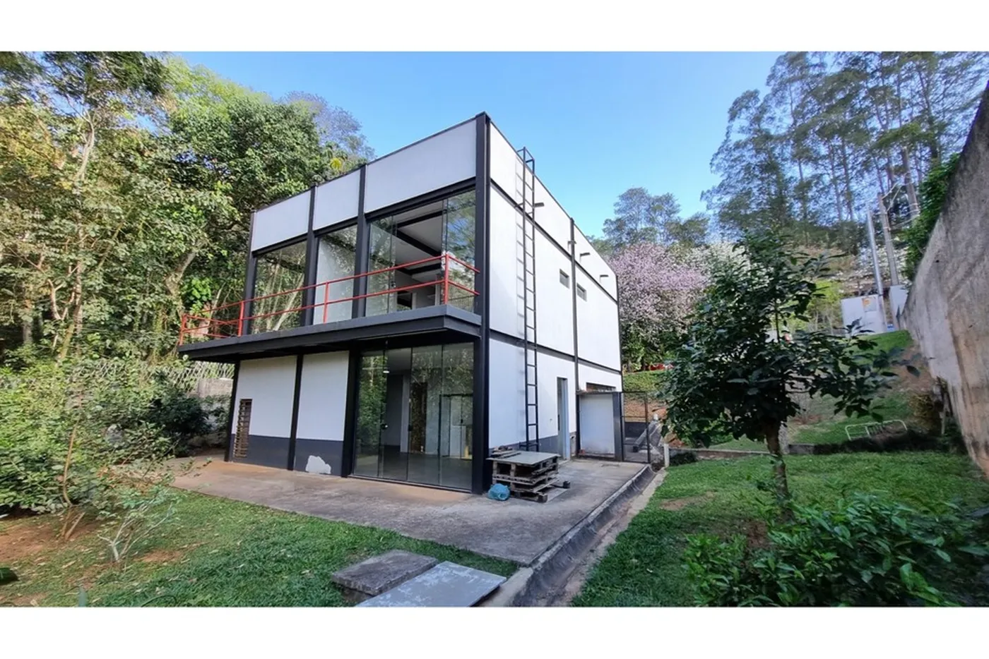 JINR 182 Casa 601361048-44 - REMAX Trio Exclusividades