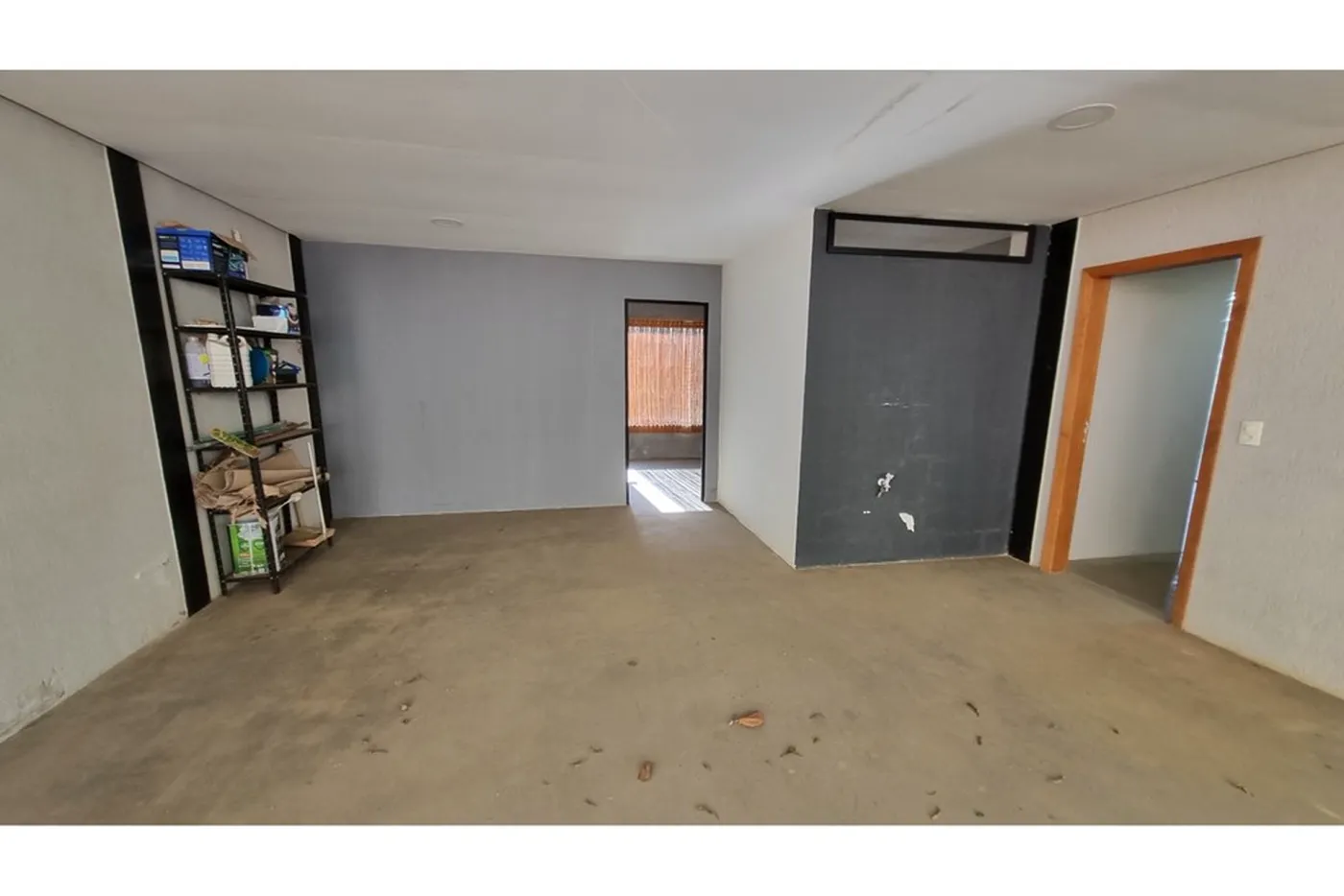 JINR 182 Casa 601361048-44 - REMAX Trio Exclusividades