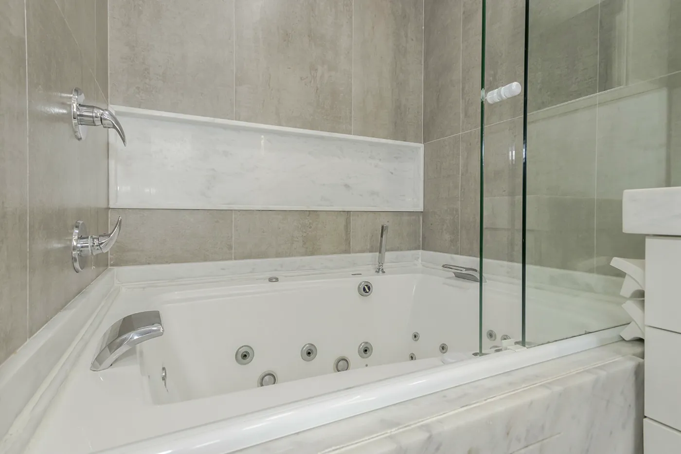 PL 721 Apto 865 - Lorenzoni Patrimonial Exclusividades