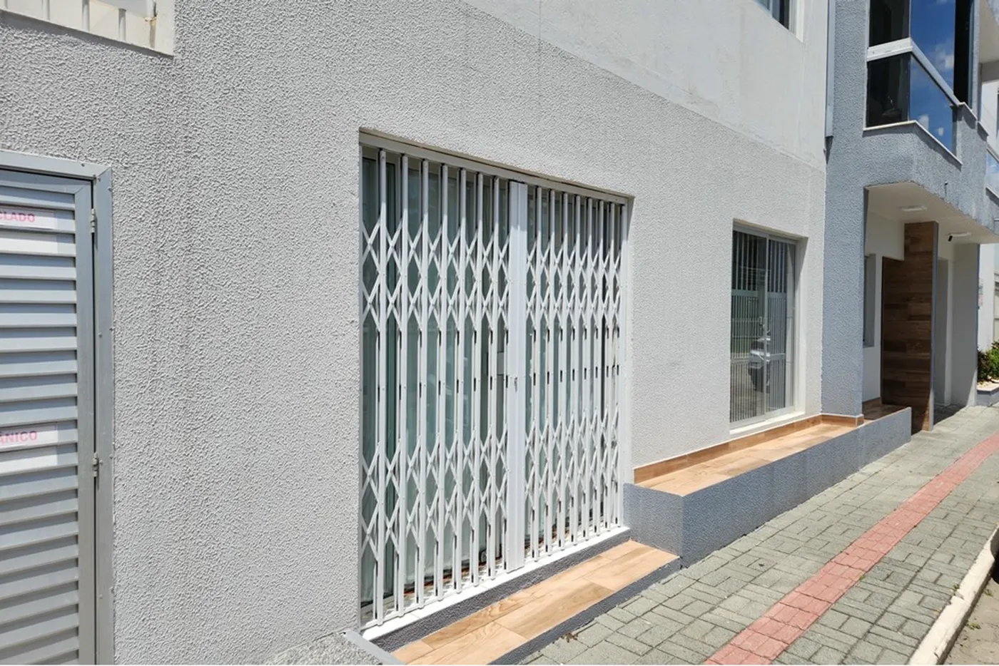 GEGH 135 Sala 590231179-237 - REMAX Dream On Exclusividades