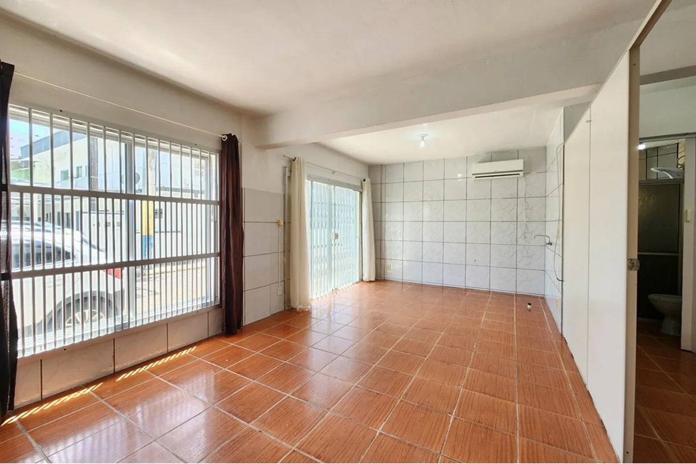 GEGH 135 Sala 590231179-237 - REMAX Dream On Exclusividades