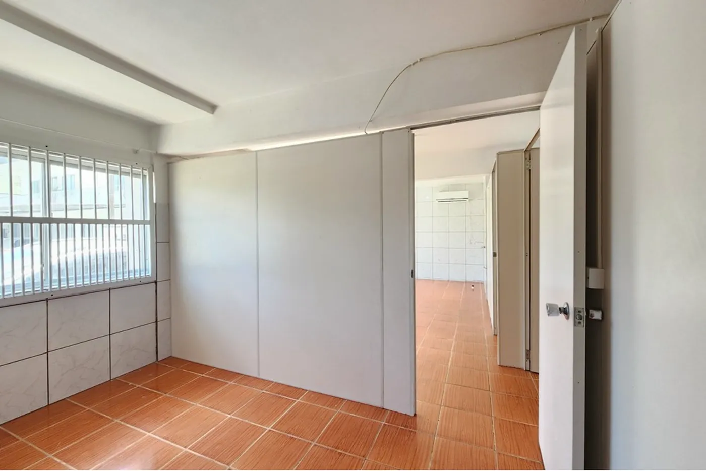 GEGH 135 Sala 590231179-237 - REMAX Dream On Exclusividades