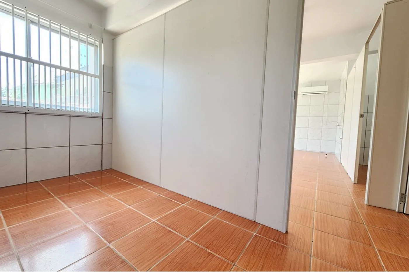 GEGH 135 Sala 590231179-237 - REMAX Dream On Exclusividades