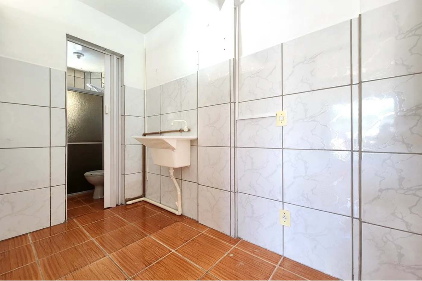 GEGH 135 Sala 590231179-237 - REMAX Dream On Exclusividades