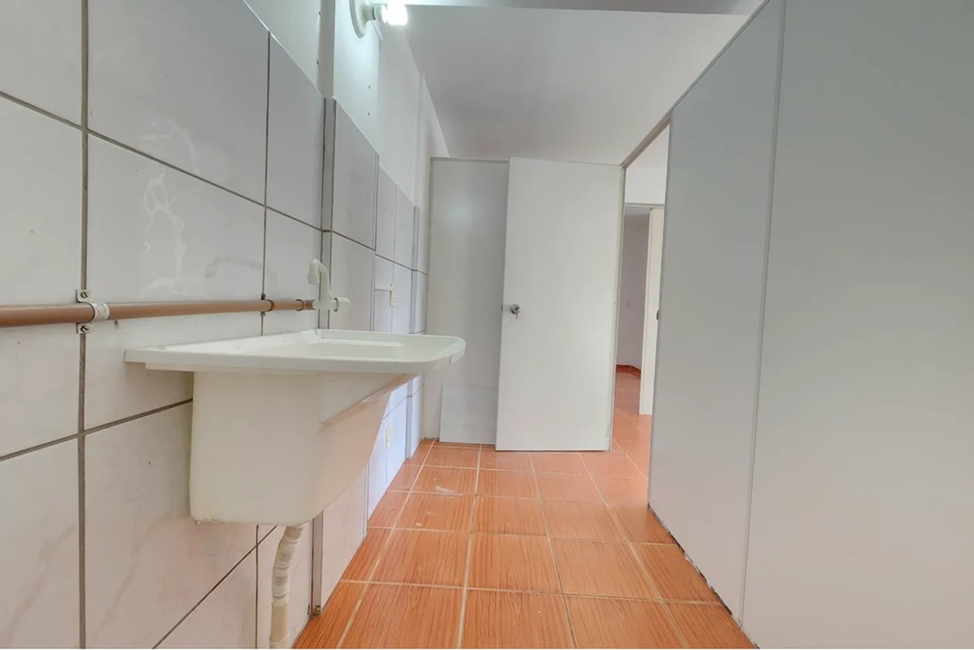 GEGH 135 Sala 590231179-237 - REMAX Dream On Exclusividades