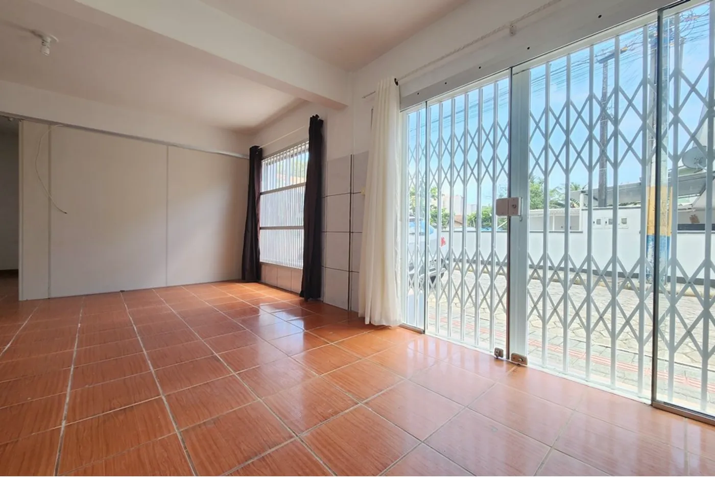 GEGH 135 Sala 590231179-237 - REMAX Dream On Exclusividades