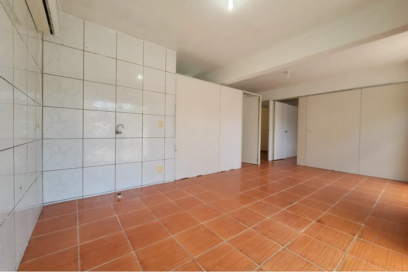 GEGH 135 Sala 590231179-237 - REMAX Dream On Exclusividades