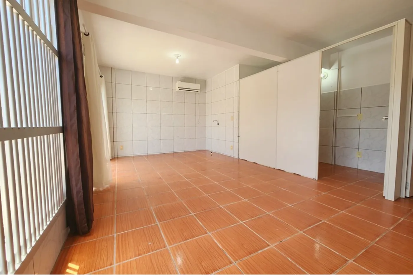 GEGH 135 Sala 590231179-237 - REMAX Dream On Exclusividades