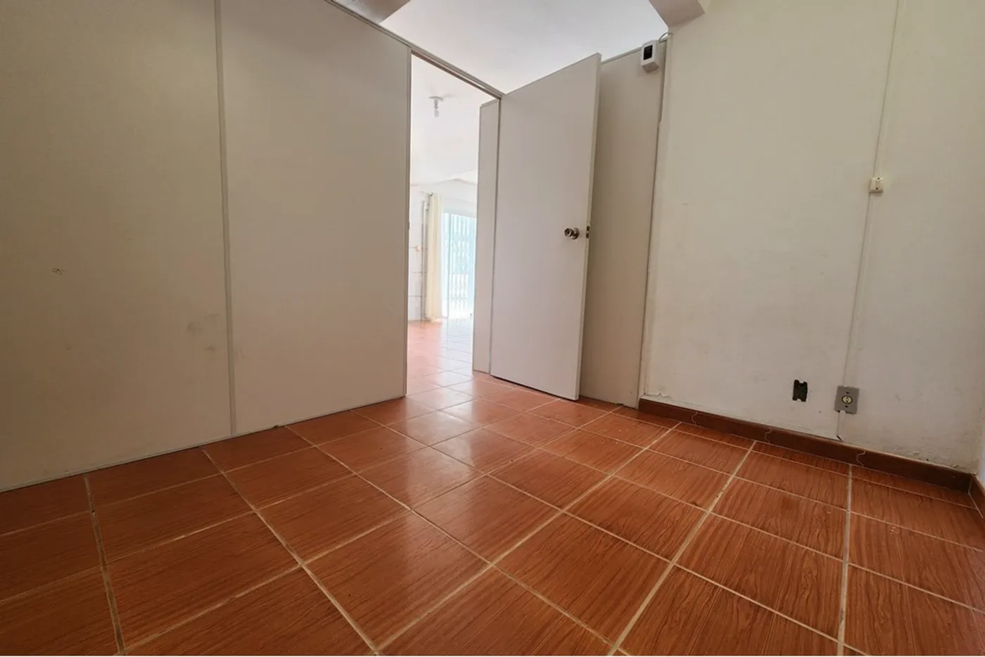 GEGH 135 Sala 590231179-237 - REMAX Dream On Exclusividades