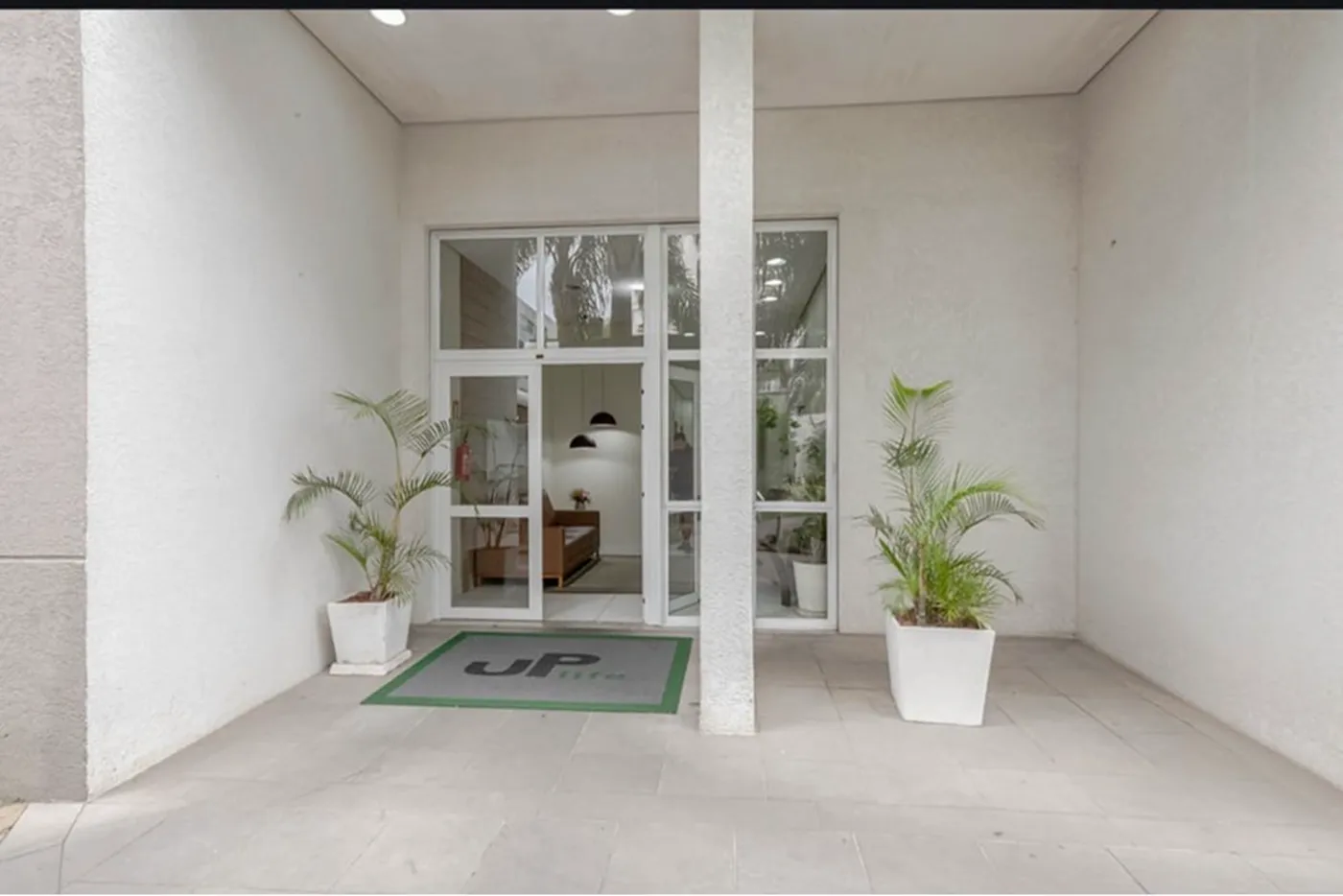 CRL 135 Apto 612541029-17 - REMAX Street Exclusividades