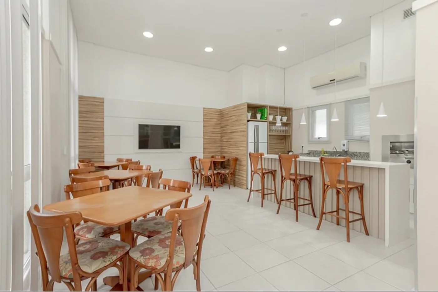 CRL 135 Apto 612541029-17 - REMAX Street Exclusividades