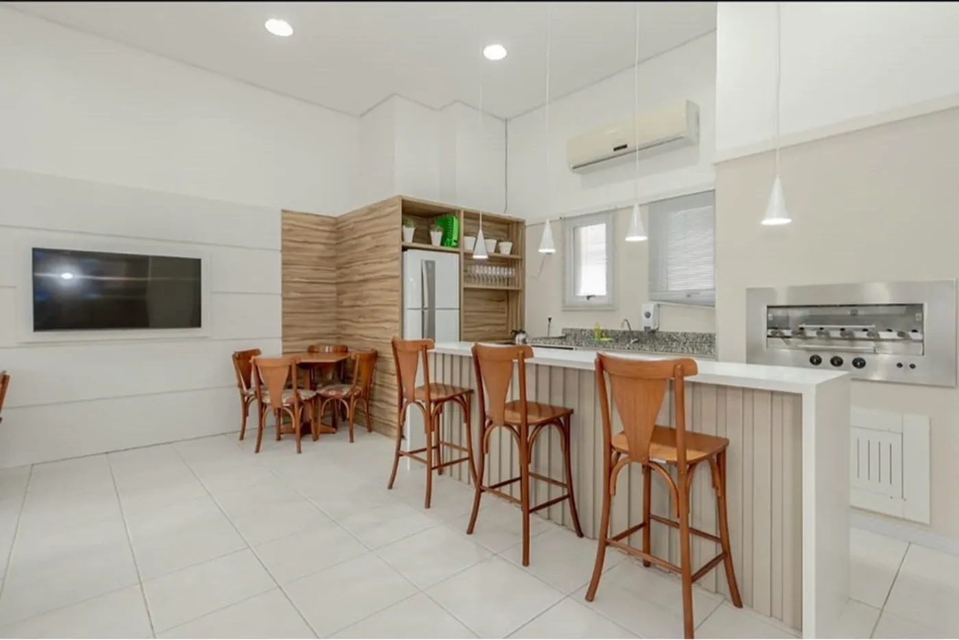 CRL 135 Apto 612541029-17 - REMAX Street Exclusividades