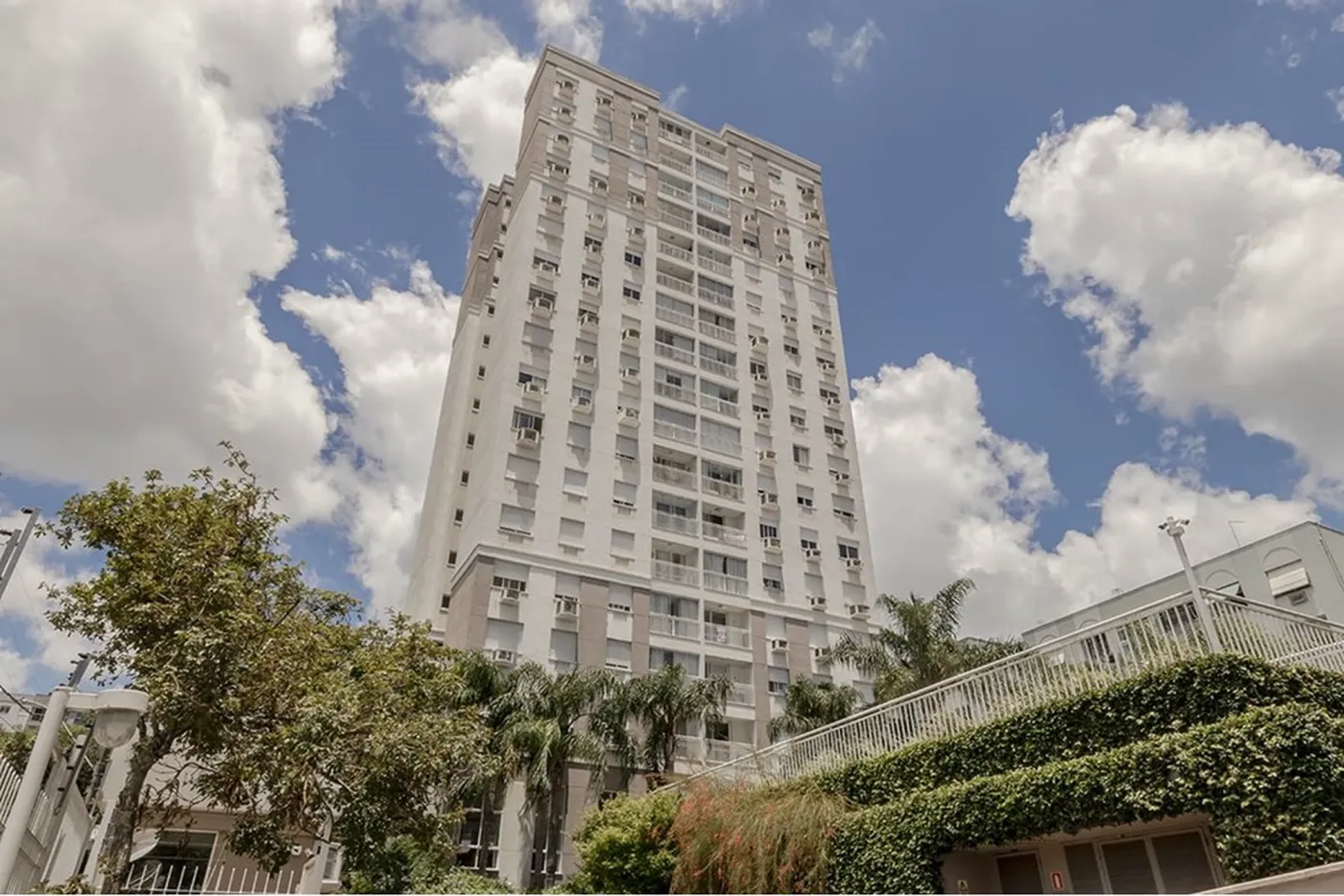 CRL 135 Apto 612541029-17 - REMAX Street Exclusividades