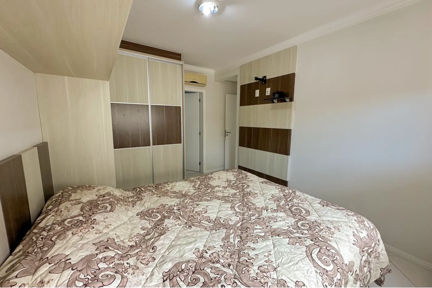 IAÁCJ 444 Apto 590441010-71 - REMAX Dream On II Exclusividades