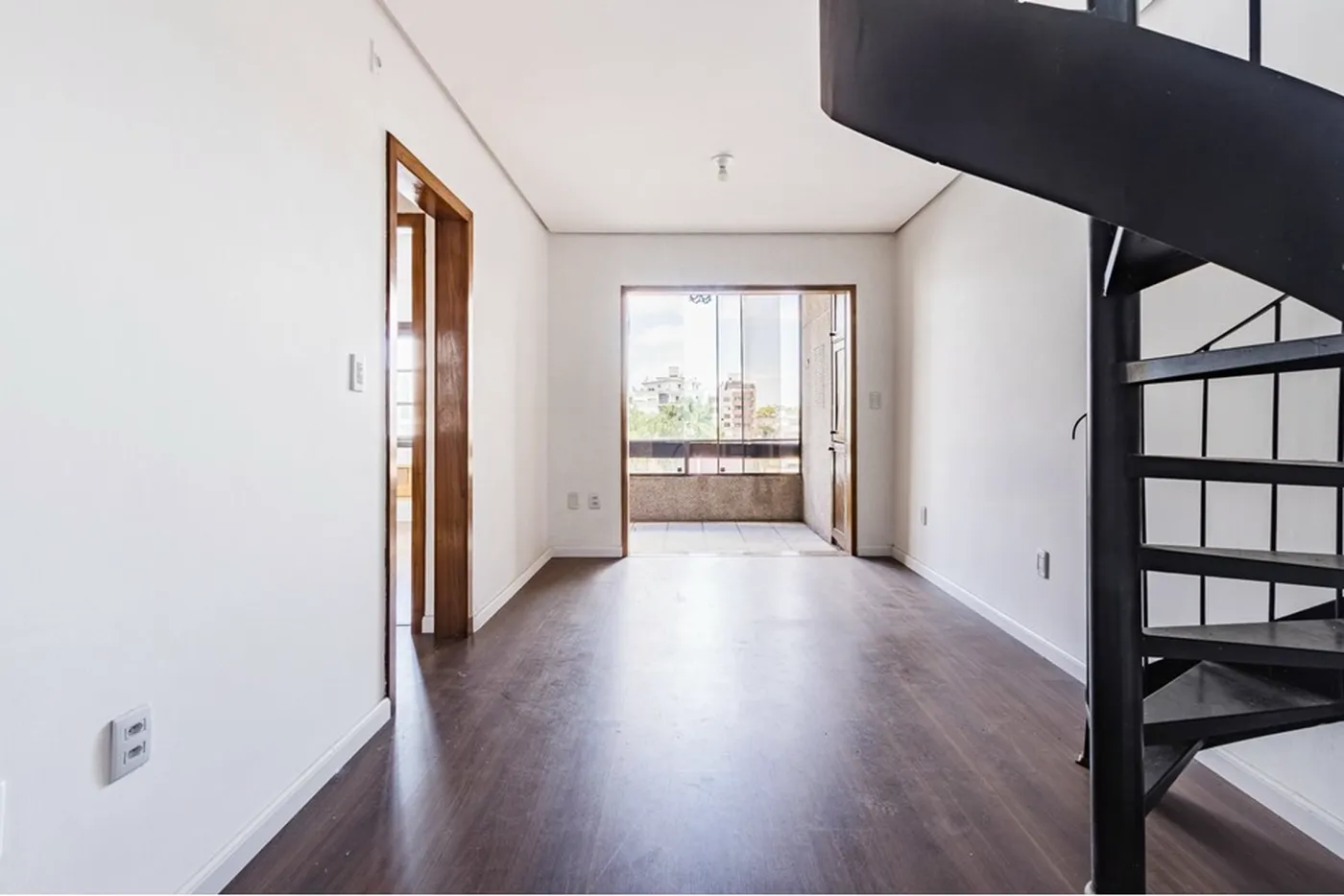 CRÁC 353 Apto 612511011-37 - REMAX Moderna Exclusividades