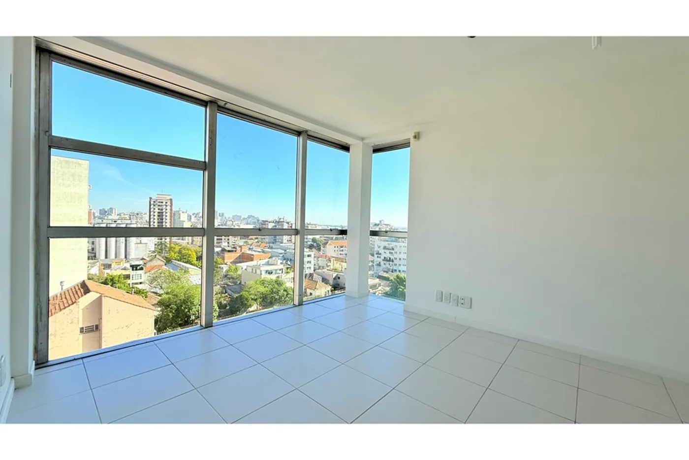 FAB 735 Sala 610101007-43 - REMAX Tri Exclusividades — foto 4