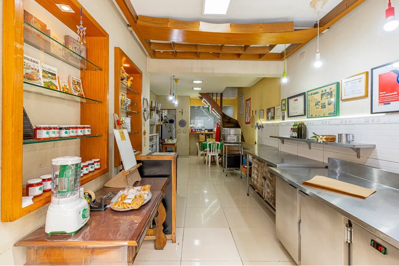 MJ 956 Prédio 601131015-85 - REMAX Ares Exclusividades