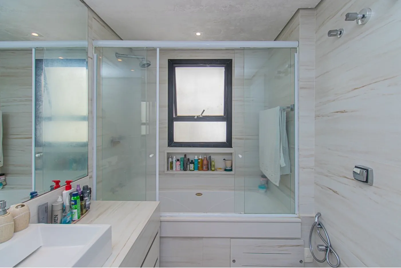 HM 213 Apto 601081084-12 - REMAX Lepex Exclusividades — foto 5