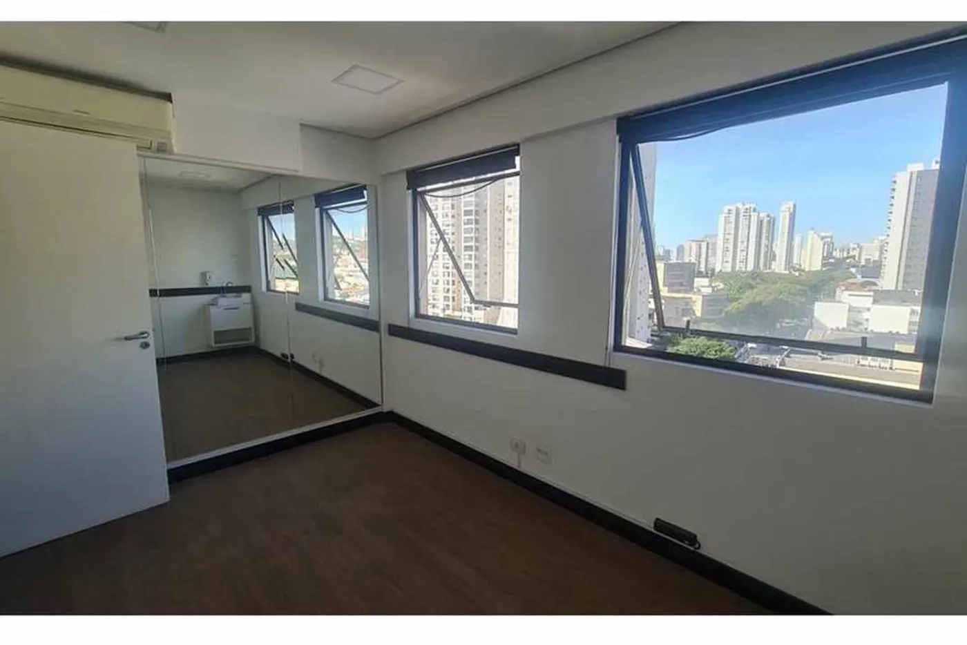 LC 2145 Sala 602101012-4 - REMAX Paradisus Exclusividades — foto 3