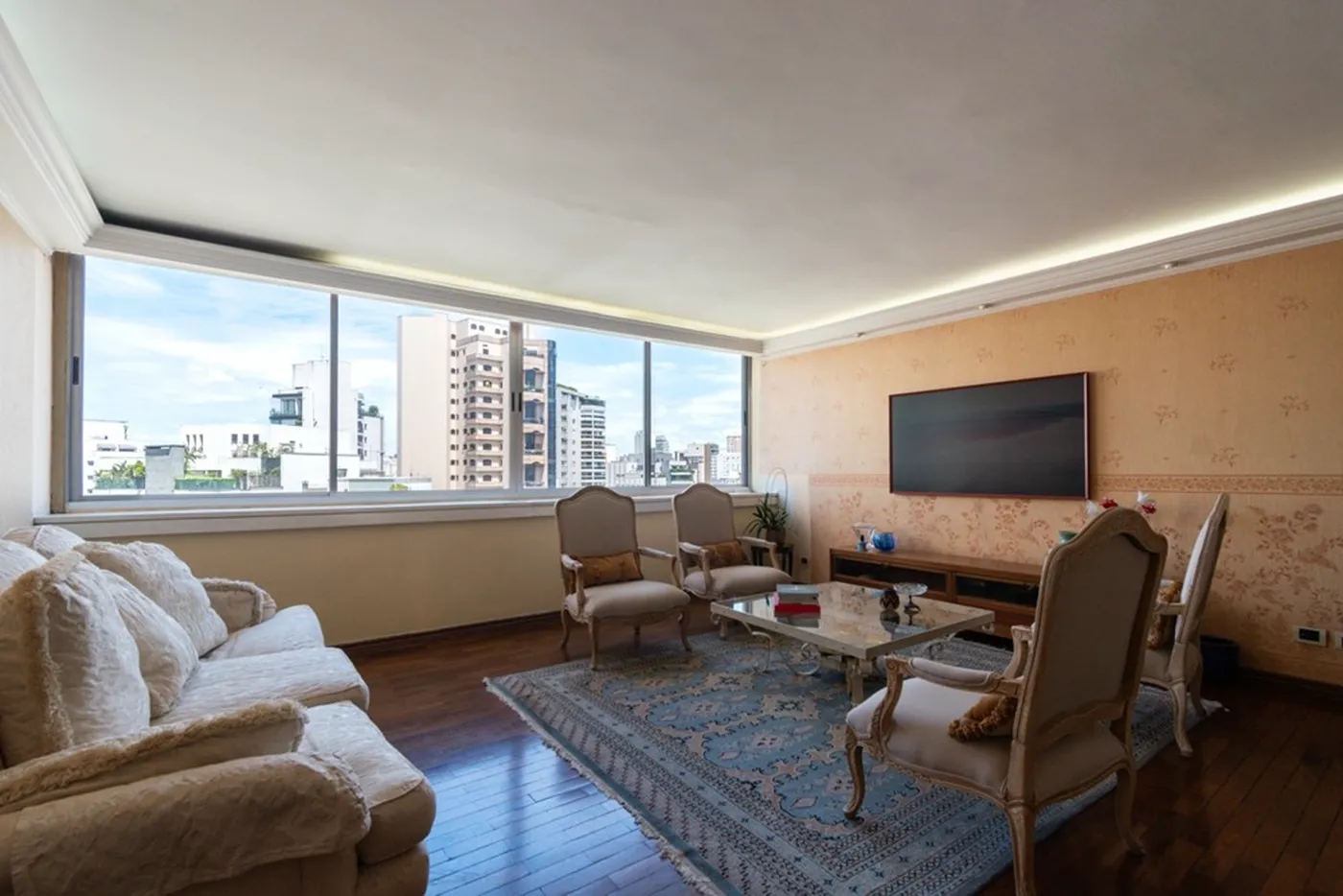 CCMRA 647 Apto 601361053-44 - REMAX Trio Exclusividades