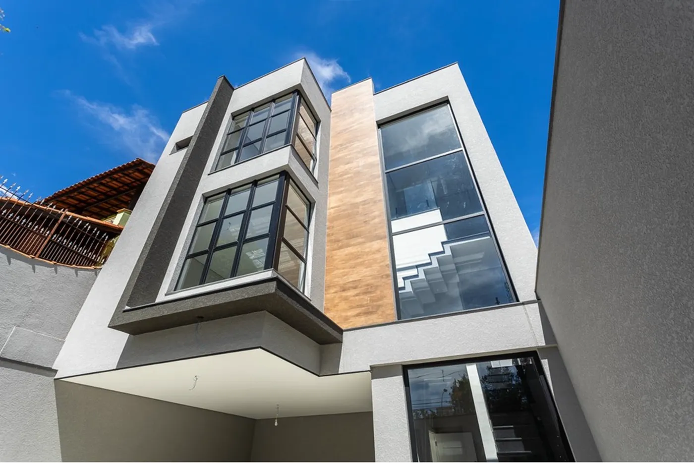 FDÓAP 374 601371005-31 - REMAX Boutique Exclusividades