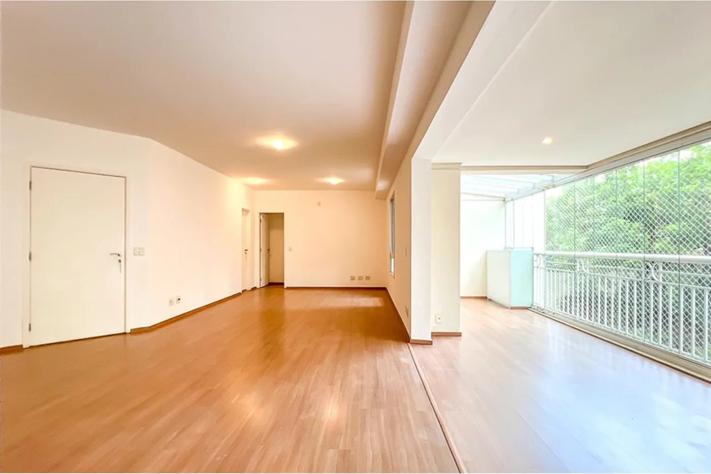 VANR 151 Apto 601371031-84 - REMAX Boutique Exclusividades
