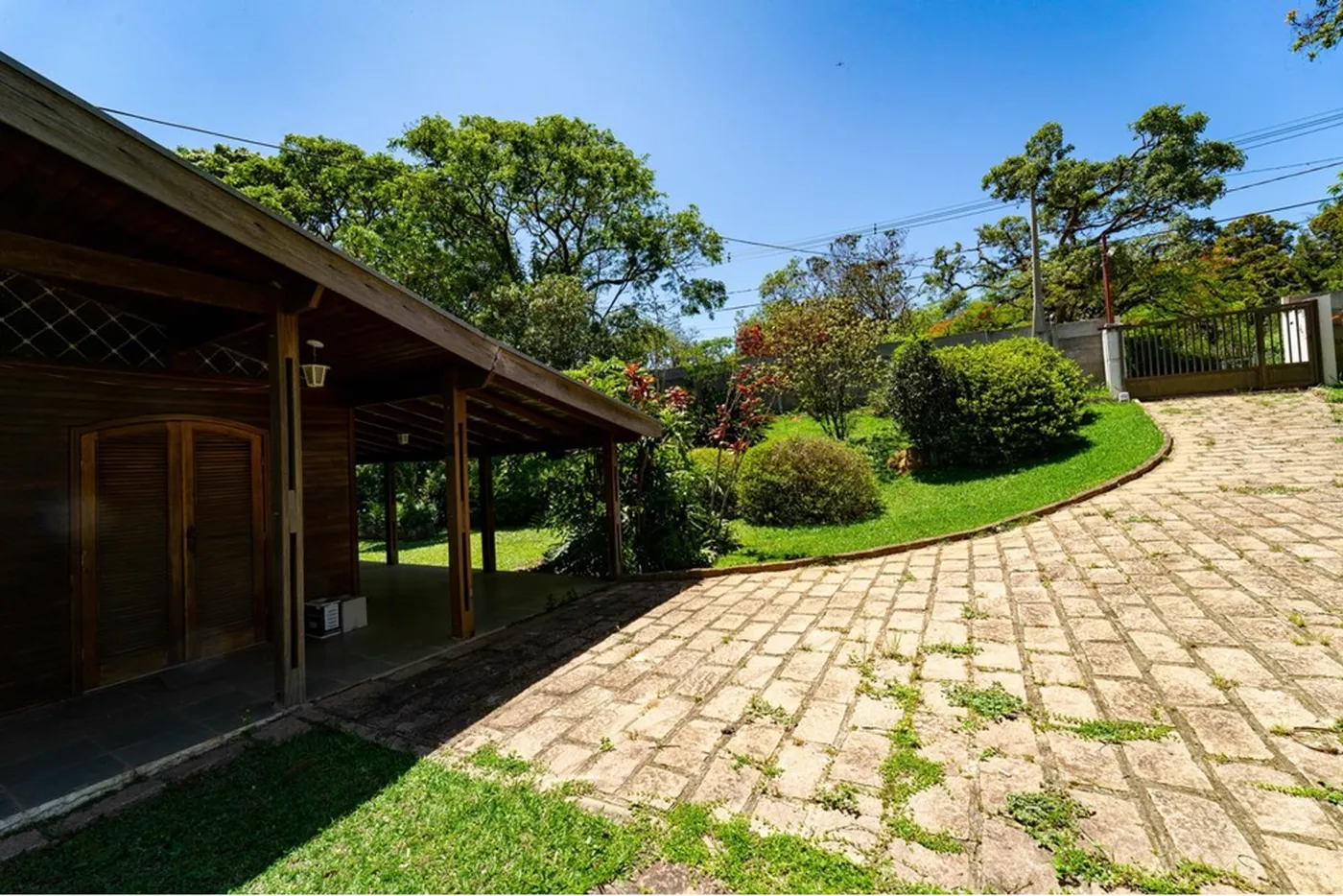 MJ 330 Lote 690591006-110 - REMAX Máxima Exclusividades