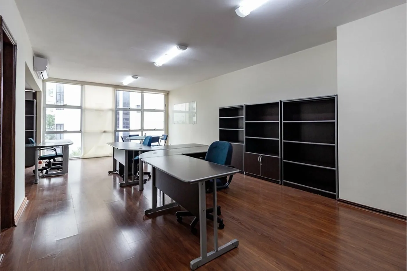 BBDT 238 Sala 601361016-174 - REMAX Trio Exclusividades