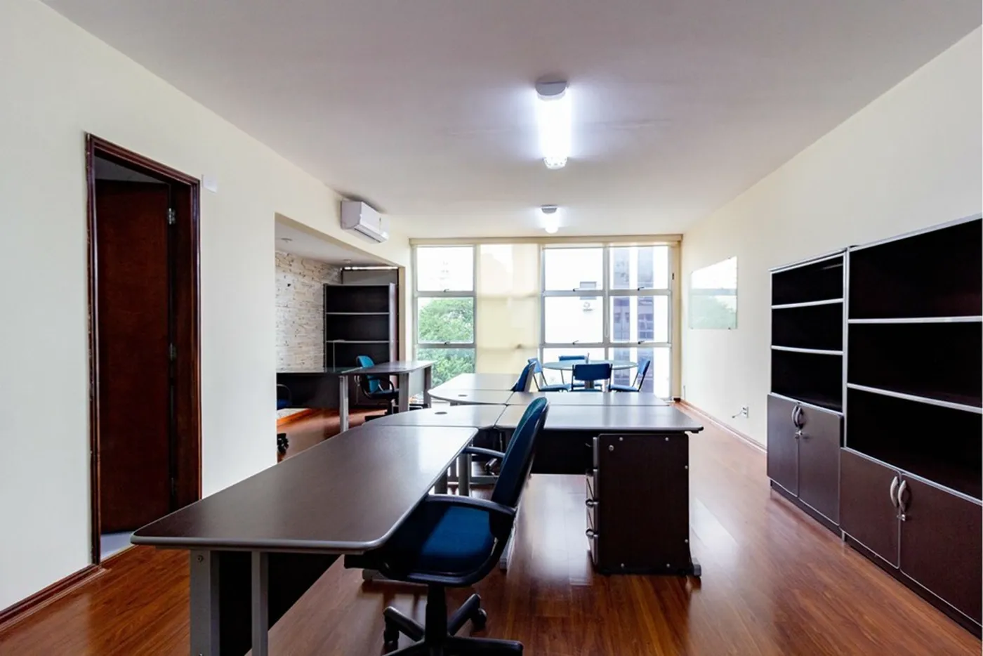 BBDT 238 Sala 601361016-174 - REMAX Trio Exclusividades — foto 2