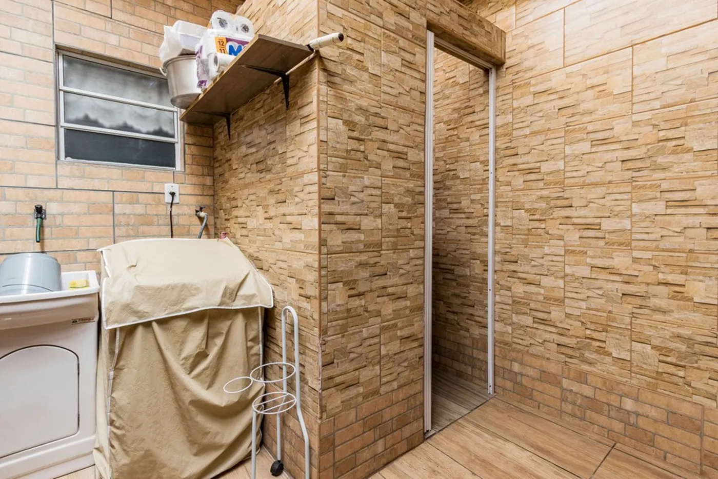 SMGPH 1056 612511054-50 - REMAX Moderna Exclusividades — foto 3