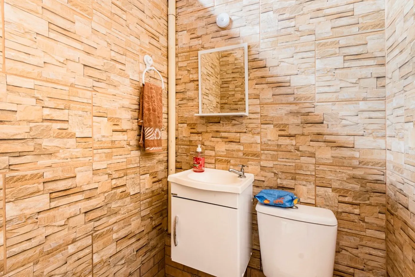 SMGPH 1056 612511054-50 - REMAX Moderna Exclusividades — foto 4
