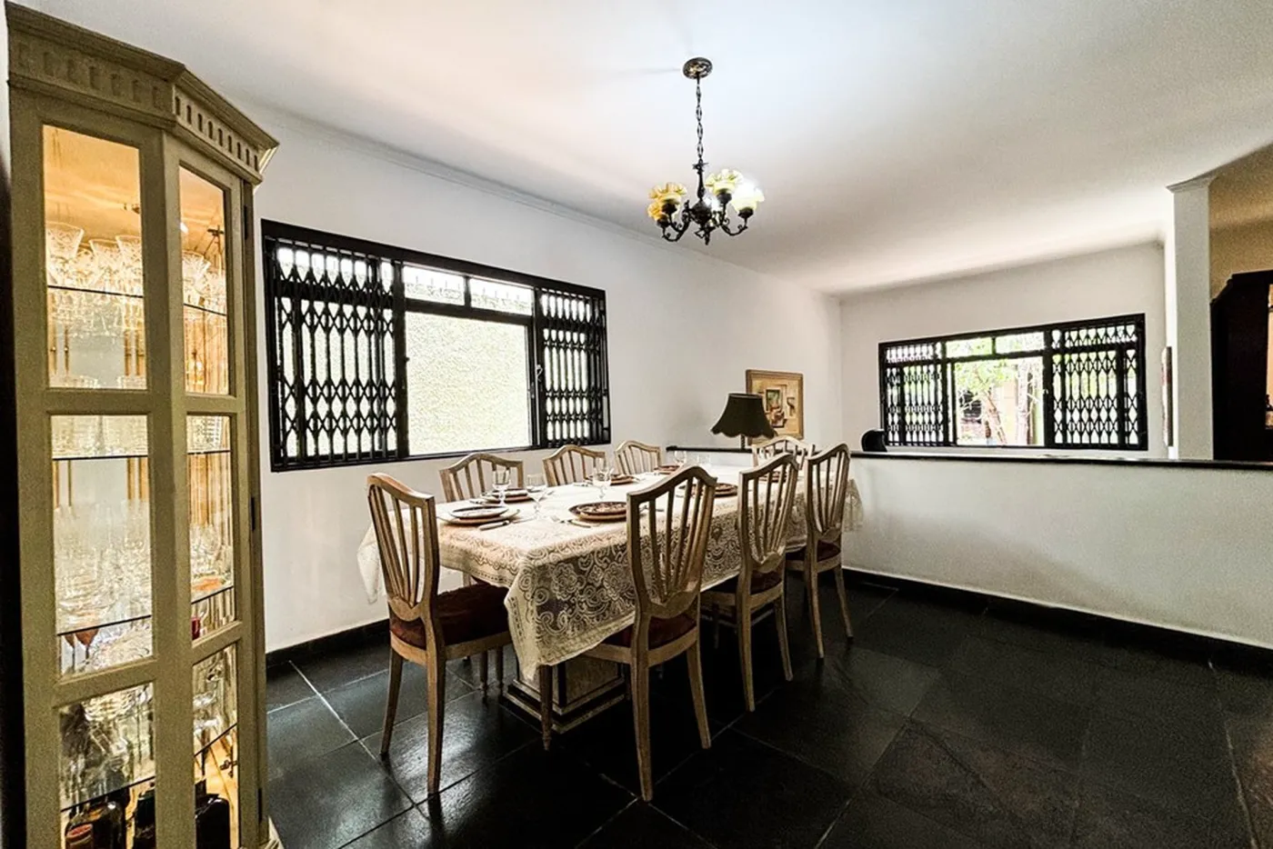 BG 2042 Casa 601371038-47 - REMAX Boutique Exclusividades