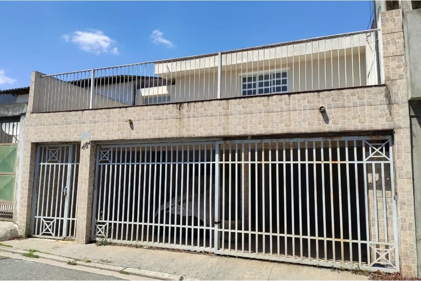 VIPÁGF 384 601401070-37 - REMAX Paradisus Exclusividades