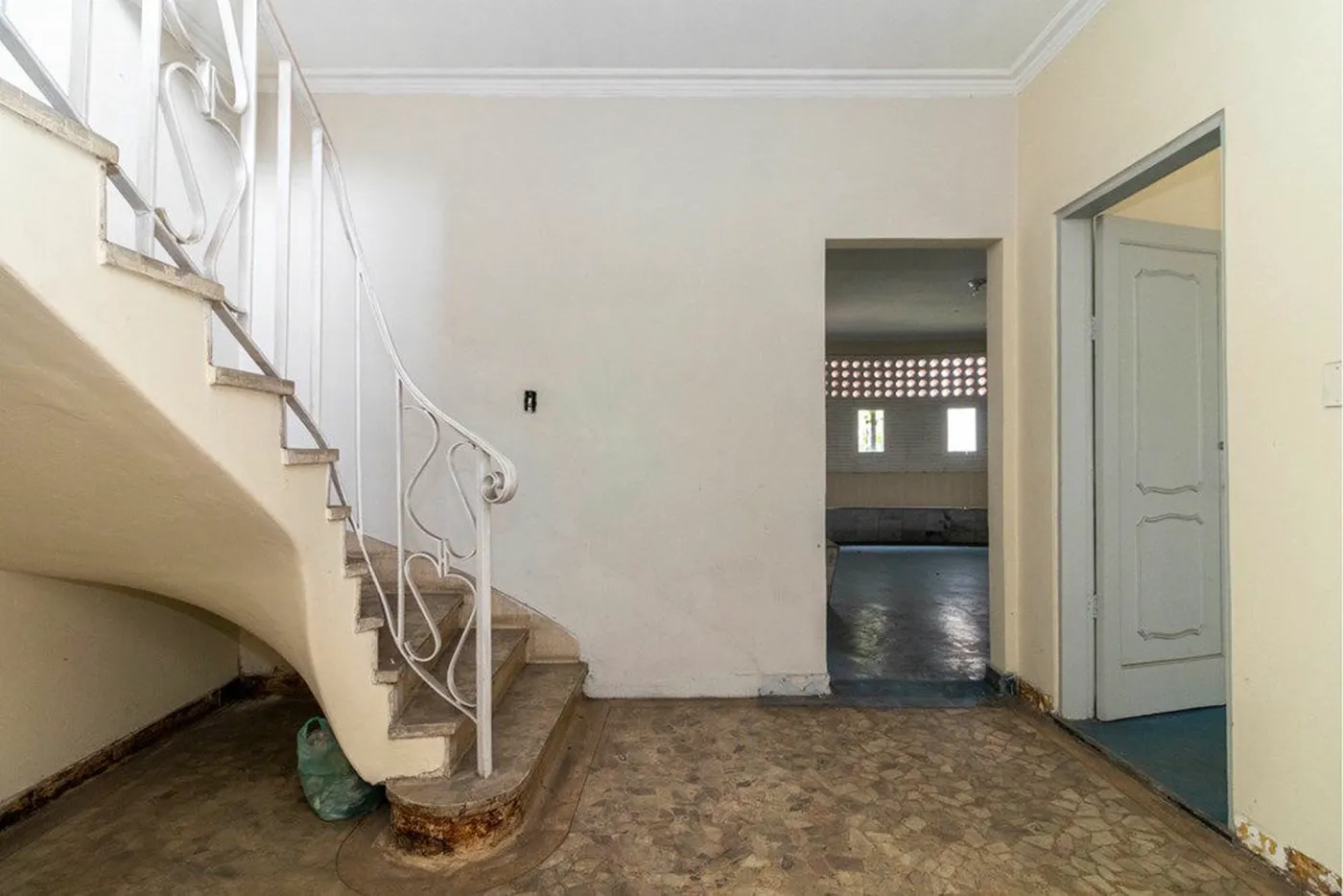ADLBGP 95 Sala 602101005-100 - REMAX Paradisus Exclusividades