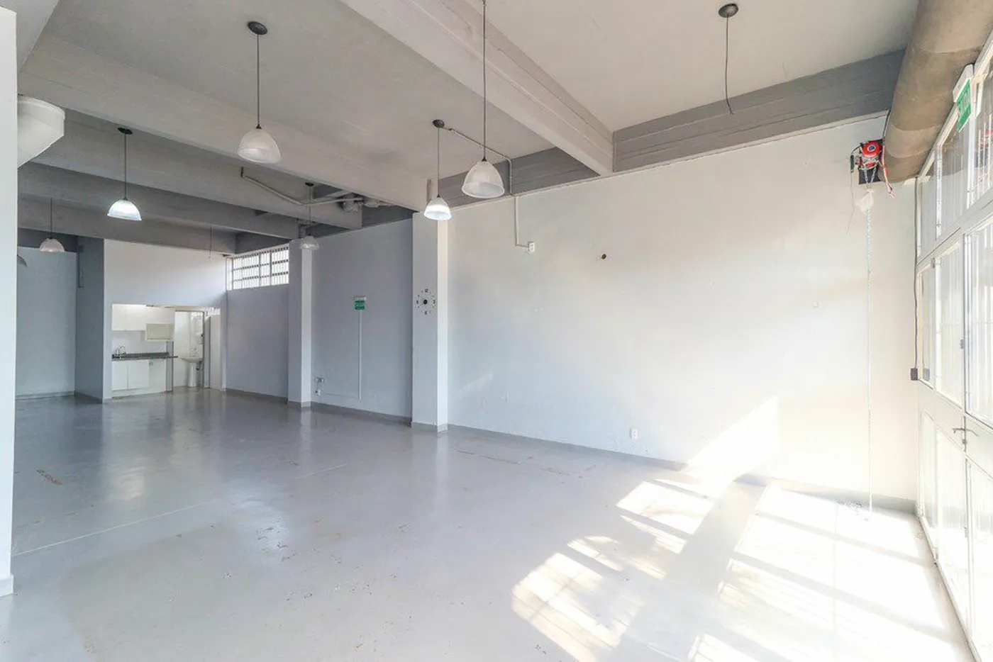 SDA 31 Loja 610371026-4 - REMAX Rocket Exclusividades — foto 3