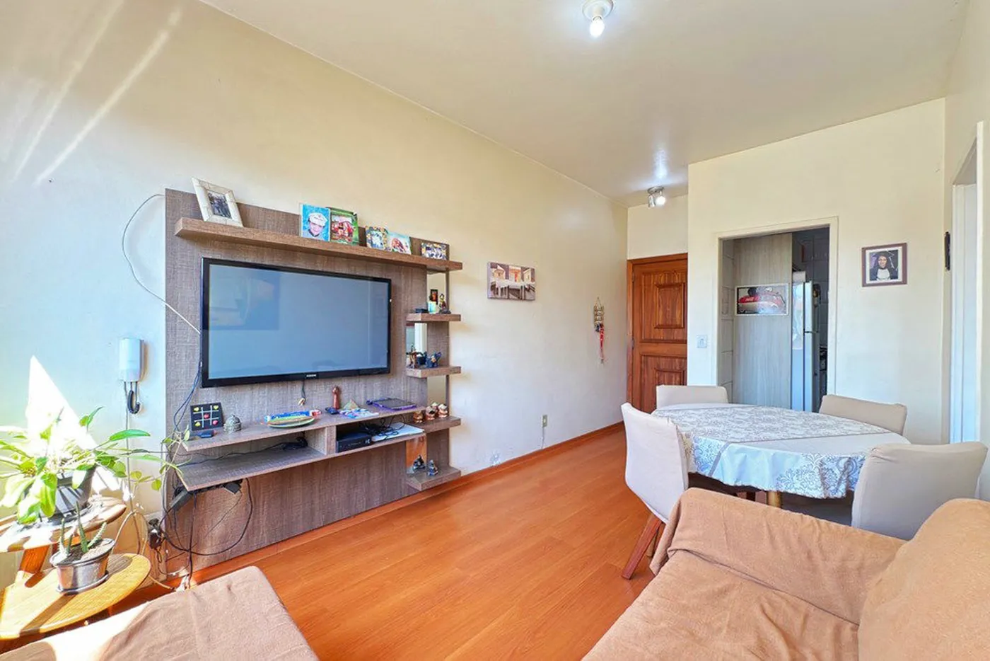 ABG 138 Apto 610191045-42 - REMAX Casa Sul Exclusividades